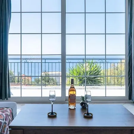 Feriehus And Sea *